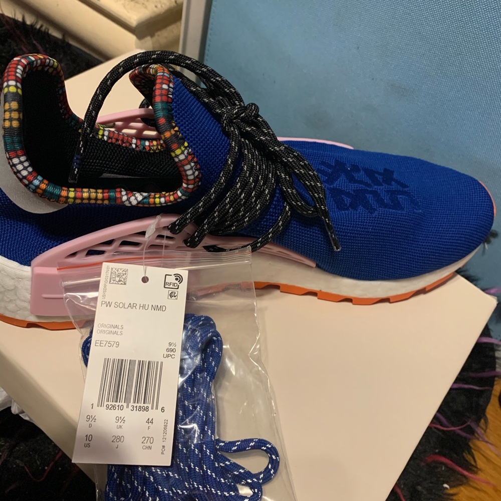 Adidas Pharrell Human Races - Picture 2 of 3